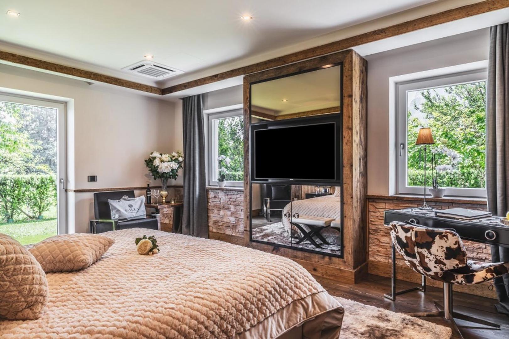 King Room Garden View
